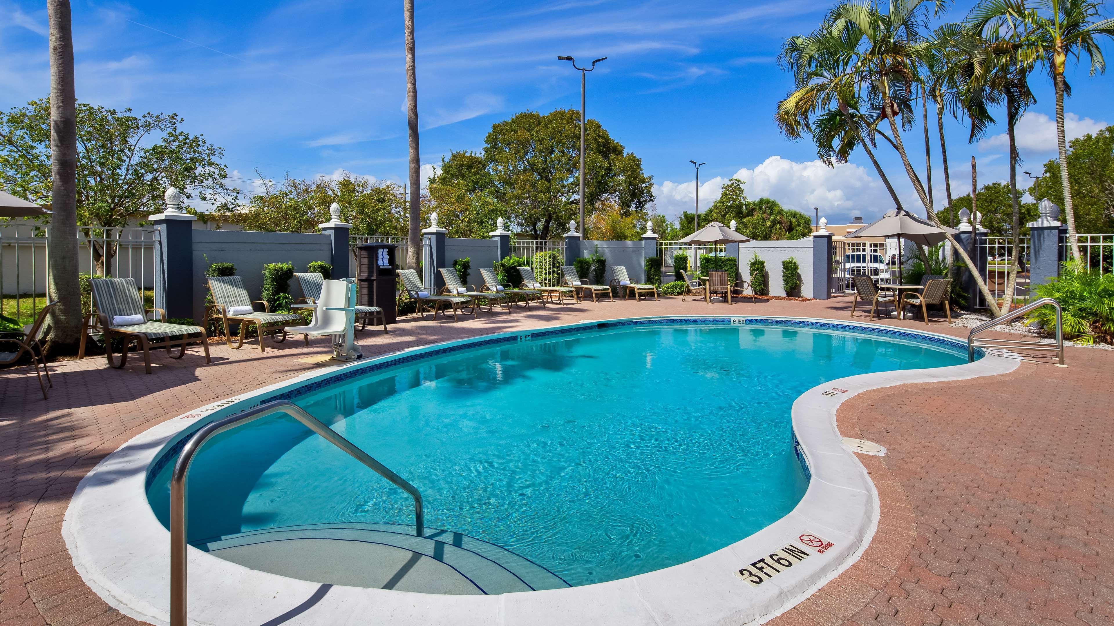 Best Western Fort Myers Inn And Suites Extérieur photo