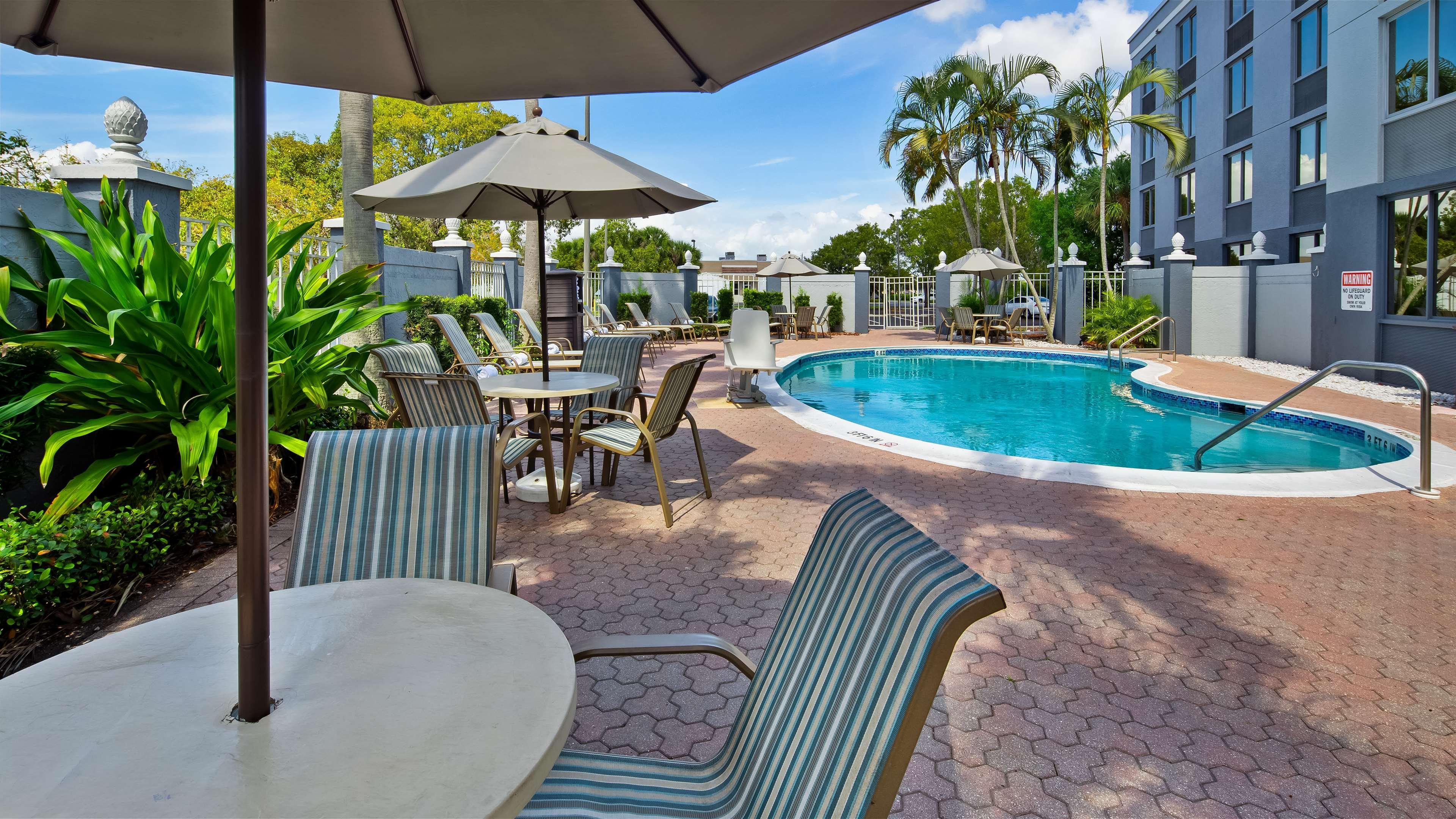 Best Western Fort Myers Inn And Suites Extérieur photo