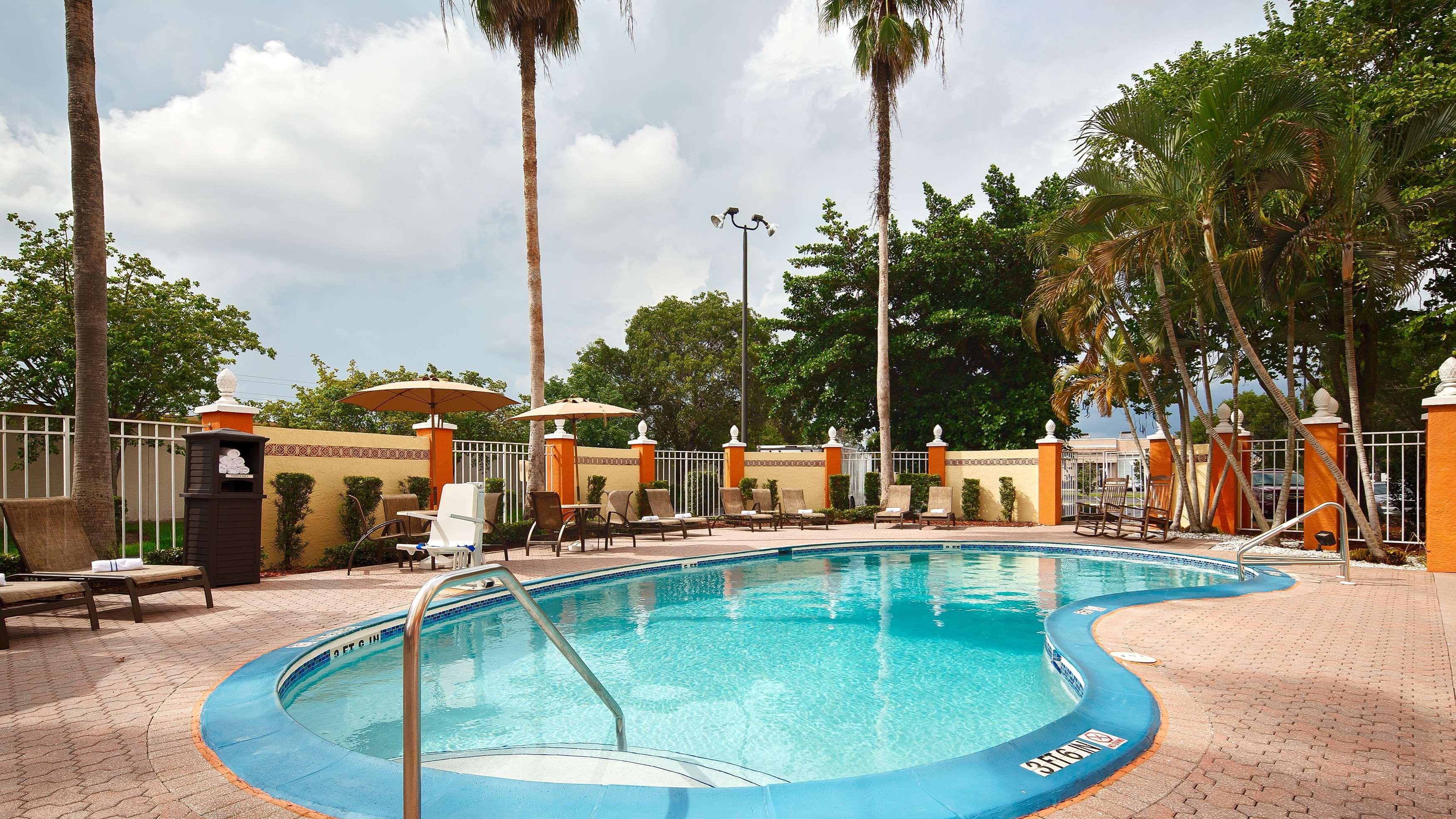 Best Western Fort Myers Inn And Suites Extérieur photo