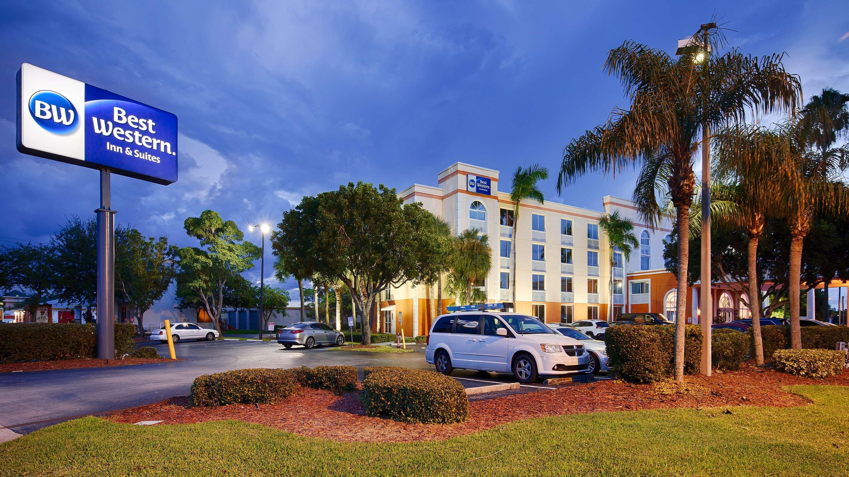 Best Western Fort Myers Inn And Suites Extérieur photo