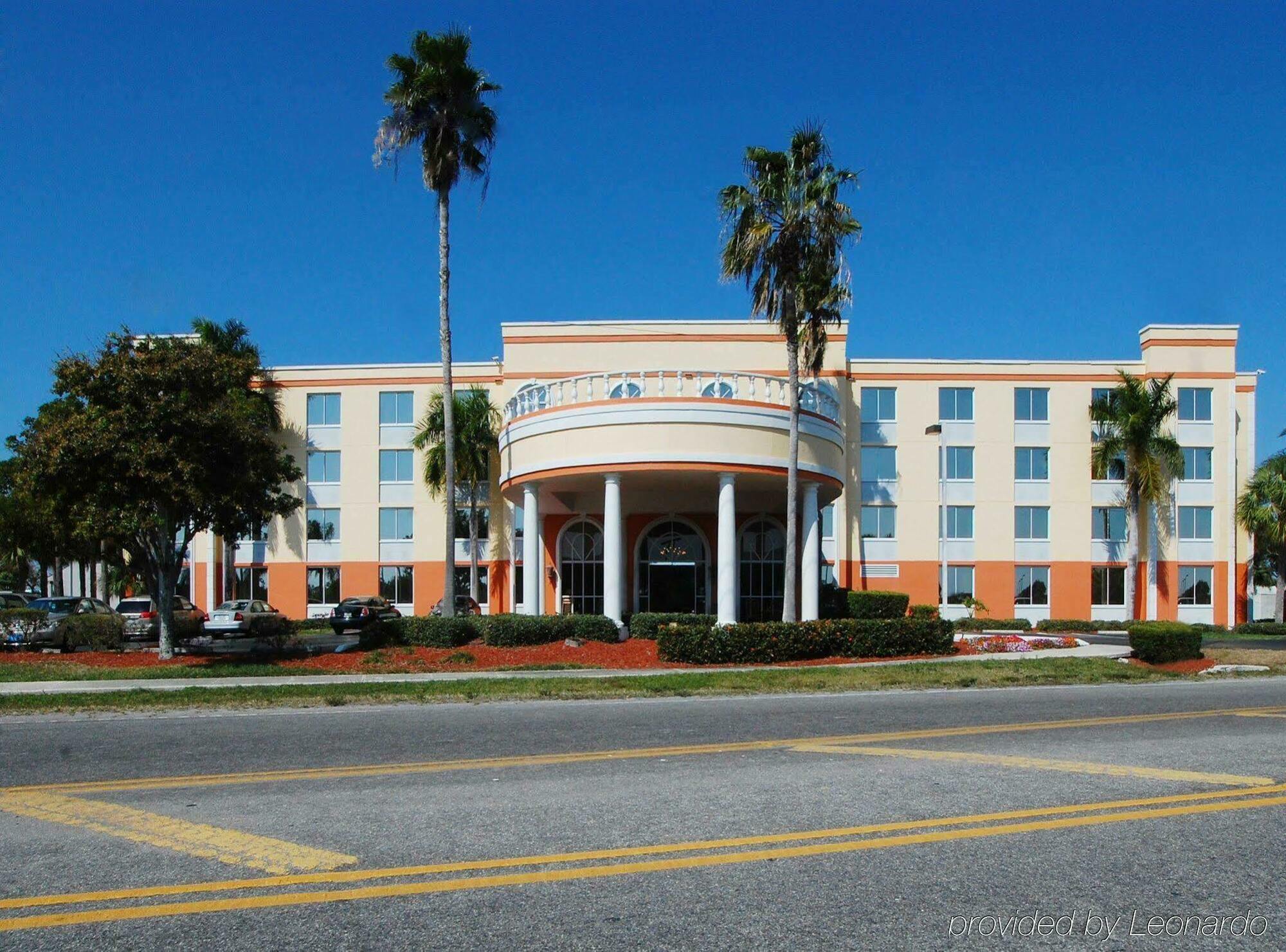 Best Western Fort Myers Inn And Suites Extérieur photo